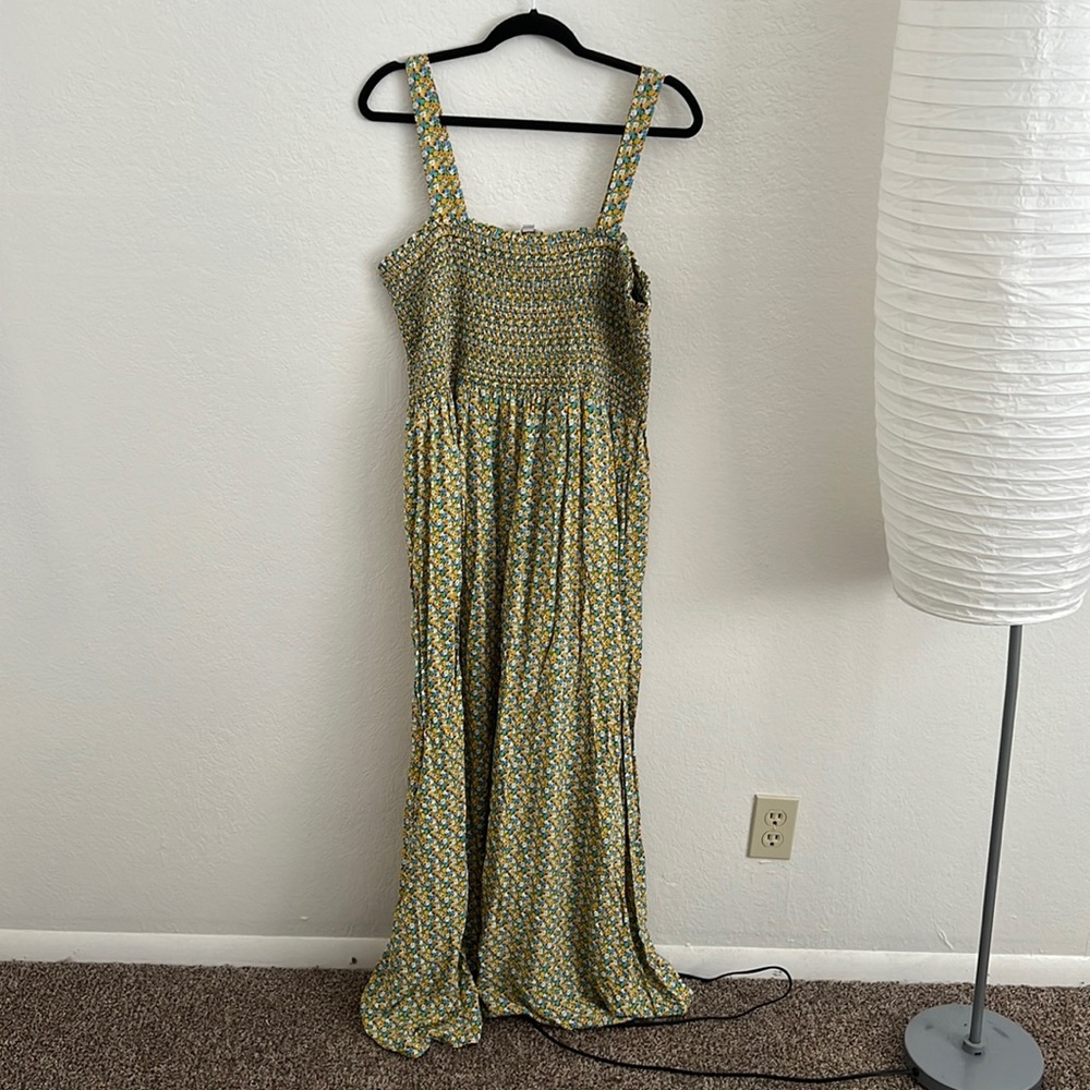 Bright and beautiful maxi dress with ruching